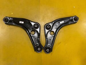 NOWY WAHACZ LEWY PRZÓD 54EA0BLH NISSAN QASHQAI J11