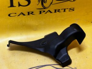 OSŁONA ZAWIASU KLAPY TYLNEJ RANGE ROVER VOGUE L405