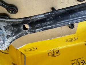 WAHACZ TYŁ LEWY PRAWY FORD MUSTANG VI