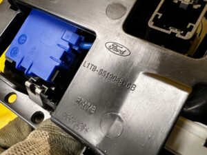 LAMPKA OŚWIETLENIE PODSUFITKI SZYBERDACH FORD PUMA II MK2 ST-LINE