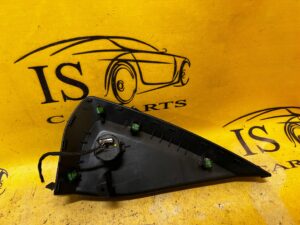 OSŁONA BOCZEK DESKI KONSOLI PRAWY BMW F40