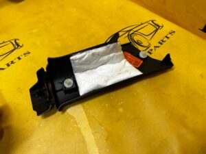 POSZYCIE OSŁONA OBUDOWA SŁUPKA TYŁ C LEWA LEWY TESLA MODEL 3 PRZEDLIFT