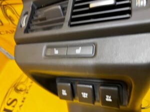 OSŁONA PANEL TYLNY KRATKA TUNELU ŚRODKOWEGO RANGE ROVER EVOQUE II L551