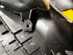 POSZYCIE OSŁONA OBUDOWA SŁUPKA PRZÓD A PRAWY RENAULT ESPACE VI AUSTRAL