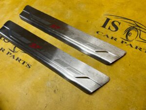 KOMPLET LISTWY LISTWA PROGOWE PROGOWA FORD FIESTA MK8 ST-LINE