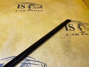 LISTWA SZYBY CZOŁOWEJ PRZÓD PRAWY MERCEDES GL X166