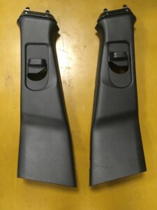 POSZYCIE OSŁONA OBUDOWA SŁUPKA ŚRODKOWEGO B PRAWY MERCEDES GLA X156