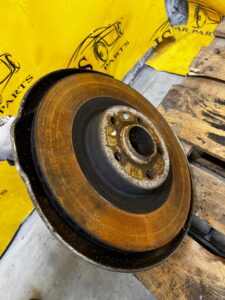 ZWROTNICA PIASTA TARCZA TYŁ LEWY VOLVO XC90 II XC60 II 2WD FWD