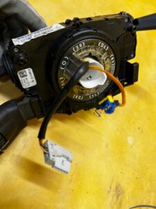 PAJĄK MANETKI TAŚMA PRZEŁĄCZNIK ZESPOLONY PEUGEOT 308 II T9