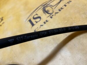 RURA SPUSTOWA ODPŁYW WODY Z SZYBERDACHU TYŁ PORSCHE PANAMERA 970 I LIFT