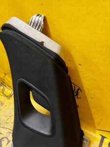 OSŁONA POSZYCIE SŁUPKA B ŚRODKOWEGO PRAWE PORSCHE CAYENNE COUPE 9Y3 9Y0