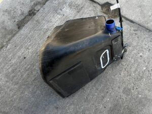 ZBIORNIK BAK POMPA PALIWA LEWY CHEVROLET CORVETTE C5 97-04