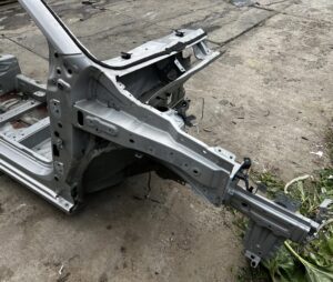 ĆWIARTKA PODŁUŻNICA FARTUCH KIELICH PRZÓD PRAWY DACIA SANDERO III STEPWAY