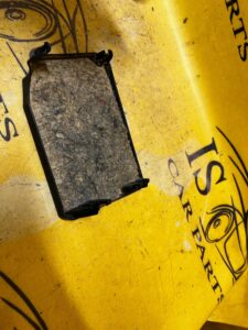 OSŁONA KRATKI WENTYLACYJNEJ PRAWY TYŁ BMW F40