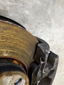 NOGA AMORTYZATOR ZWROTNICA PRZÓD PRAWY DACIA DUSTER II 2WD LIFT 1.0 TCE