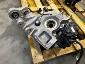 ZWROTNICA TARCZA ZACISK TYŁ PRAWY LAND ROVER DISCOVERY SPORT V L550 LIFT