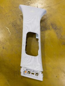 LEWA OSŁONA SŁUPKA ŚRODKOWEGO B INFINITI Q50