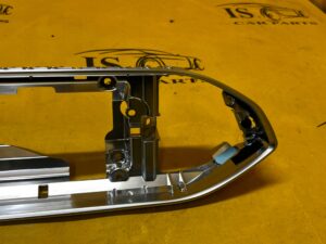 RAMKA WYŚWIETLACZA OSŁONA DEKOR CHROM DESKI NAWIGACJI PEUGEOT 308 II T9 EU