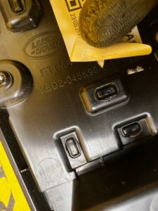 NAKŁADKA PANEL OSŁONA TUNELU ŚRODKOWEGO RANGE ROVER EVOQUE II L551