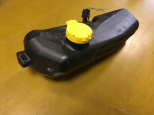 ZBIORNICZEK SPRYSKIWACZY POMPKA DACIA SANDERO II