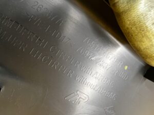 POSZYCIE OSŁONA SŁUPKA ŚRODKOWEGO B LEWA LEWY DACIA JOGGER