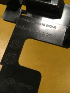 RAMKA STELAŻ MOCOWANIE OSŁONA RADIA RENAULT KADJAR