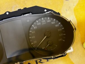 LICZNIK ZEGARY NISSAN X-TRAIL T32 BENZYNA POLIFT