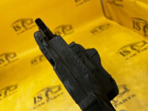 ZAMEK DRZWI TYŁ LEWY MERCEDES C-KLASA W206