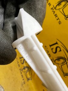 MOCOWANIE DOLNEJ OSŁONY DESKI PORSCHE CAYENNE II 7P5 LIFT 92A