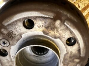 ZWROTNICA ZAWIESZENIE ZACISK TYŁ LEWY MERCEDES C-KLASA W206 2WD RWD