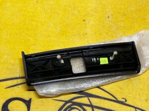 DEKOR PLASTIK DESKI LISTWA ŚRODKOWA LEWA BMW 5 E39 NOWA OEM