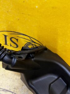 ZBIORNICZEK ZBIORNIK PŁYNU DO SPRYSKIWACZY POMPKA TESLA MODEL 3 PRZEDLIFT