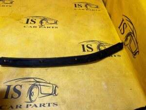 USZCZELKA SZYBY DRZWI PRZÓD PRAWY PRAWA CHEVROLET CORVETTE C5 97-04