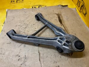 WAHACZ TYŁ TYLNY LEWY DOLNY CHEVROLET CORVETTE C5 97-04