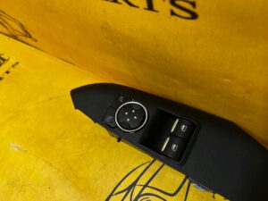 PANEL PRZEŁĄCZNIK SZYB LUSTEREK PRZÓD LEWY FORD MUSTANG VI