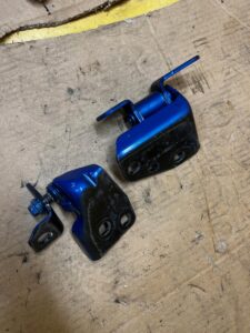 KPL ZAWIASY DRZWI PRZÓD PRAWY FORD BRONCO 21- VELOCITY BLUE PEARL METALIC