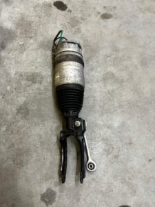 AMORTYZATOR PNEUMATYCZNY MIECH PRZÓD PRAWY PORSCHE CAYENNE II 7P5 GTS