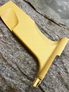 POSZYCIE OSŁONA OBUDOWA SŁUPKA ŚRODKOWEGO B PRAWY PORSCHE MACAN 95B