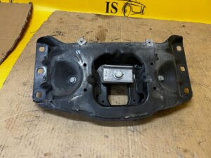 ŁAPA PODPORA MOCOWANIE WSPORNIK SKRZYNI BIEGÓW PORSCHE PANAMERA 970 I LIFT