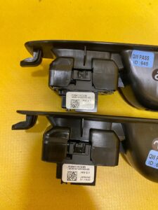 PRZEŁĄCZNIK PANEL SZYB TYŁ LEW PRAW RENAULT CLIO V