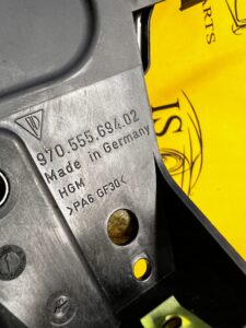 MOCOWANIE ŚLIZG NAKŁADKI SŁUPKA C TYŁ PRAWY PORSCHE PANAMERA 970 I LIFT