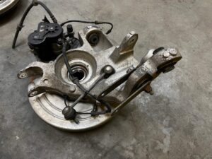 ZWROTNICA PIASTA ZACISK TYŁ TYLNA PRAWY PRAWA RANGE ROVER EVOQUE II L551