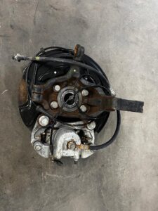 ZWROTNICA PIASTA ZACISK PRZÓD PRZEDNIA LEWY LEWA NISSAN E-NV200 EVALIA