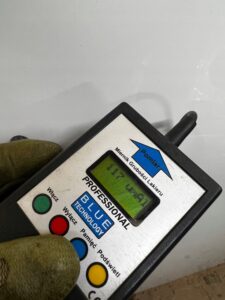 MASKA POKRYWA SILNIKA INFINITI Q70 M35h BIAŁA PERŁA