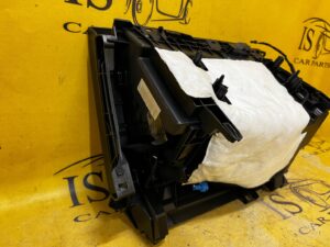 SCHOWEK DESKI PASAŻERA PRAWY INFINITI Q30 QX30