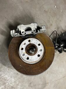 NOGA ZWROTNICA AMORTYZATOR PRZÓD LEWY CITROEN C4 GRAND PICASSO II 1.2 THP