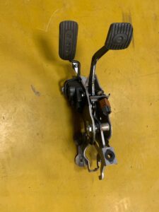 PEDAŁY GAZ HAMULEC AUTOMAT ELEKTRYK NISSAN E-NV200