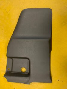 OSŁONA PRAWA DOLNA SŁUPKA NISSAN E-NV200 NV200