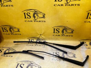 KOMPLET RAMIONA WYCIERACZEK PRZÓD SKODA SCALA