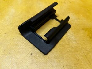 OSŁONA ZAŚLEPKA SZYNY PROWADNICY FOTELA PRZÓD LEWY MERCEDES CLS W218